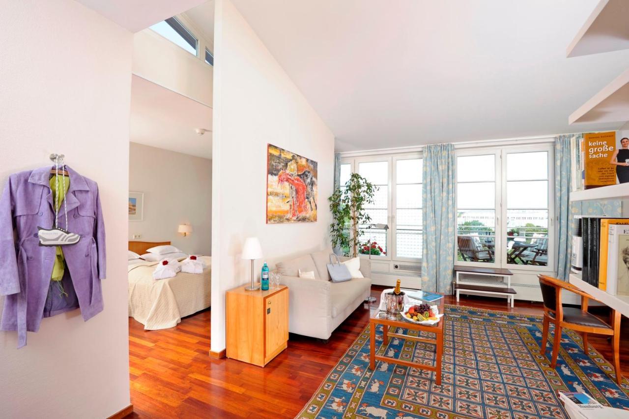 Penthouse Suite with Balcony,1021401391:JPEG