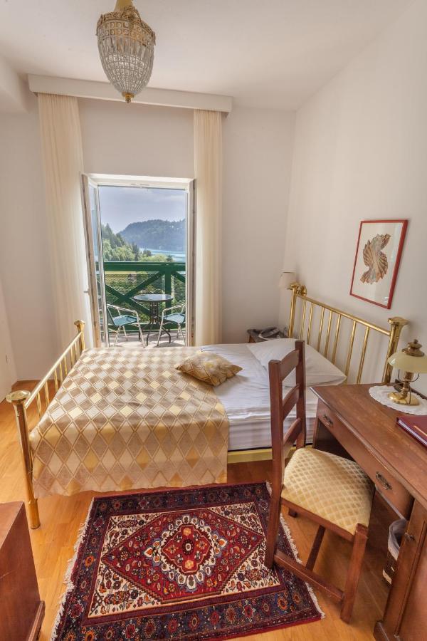 Single Room Balcony Lake View,1339900895:JPEG