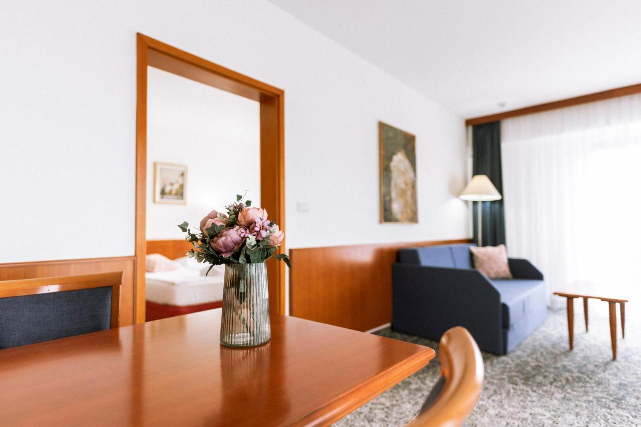 Apartment,1193392012:JPEG