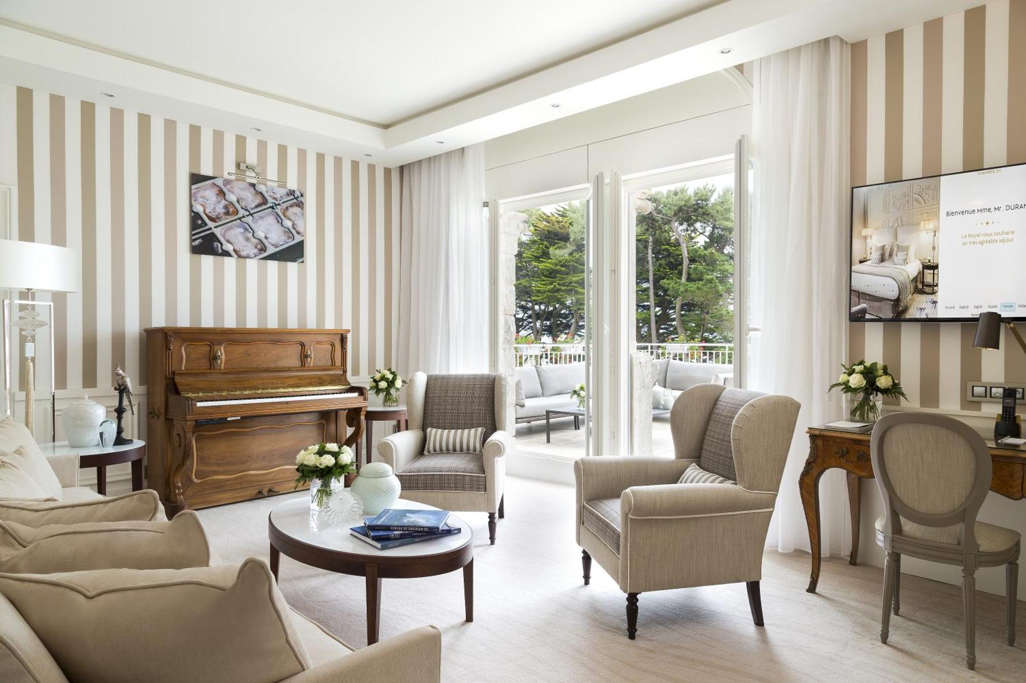 Royal Suite,1639550614:JPEG