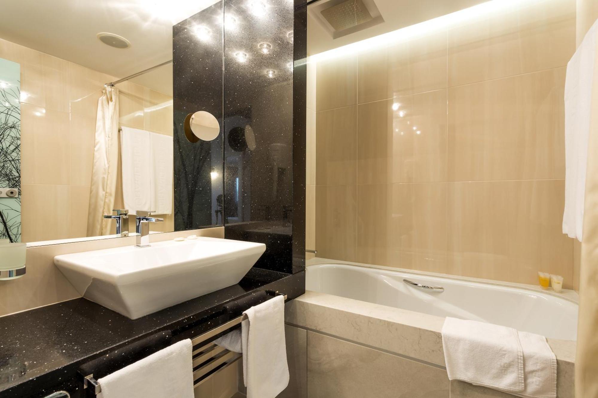 Luxe Tweepersoonskamer met 1 of 2 Bedden - Inclusief Gratis Parkeergelegenheid