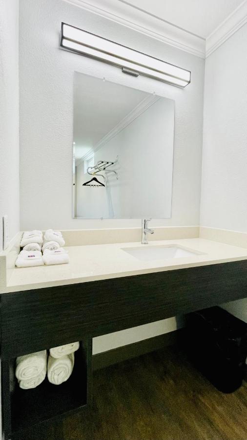 King Room with Two King Beds - Non-Smoking,1254454798:JPEG