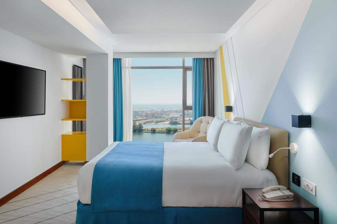 One-Bedroom King Suite with Nile View - Smoking