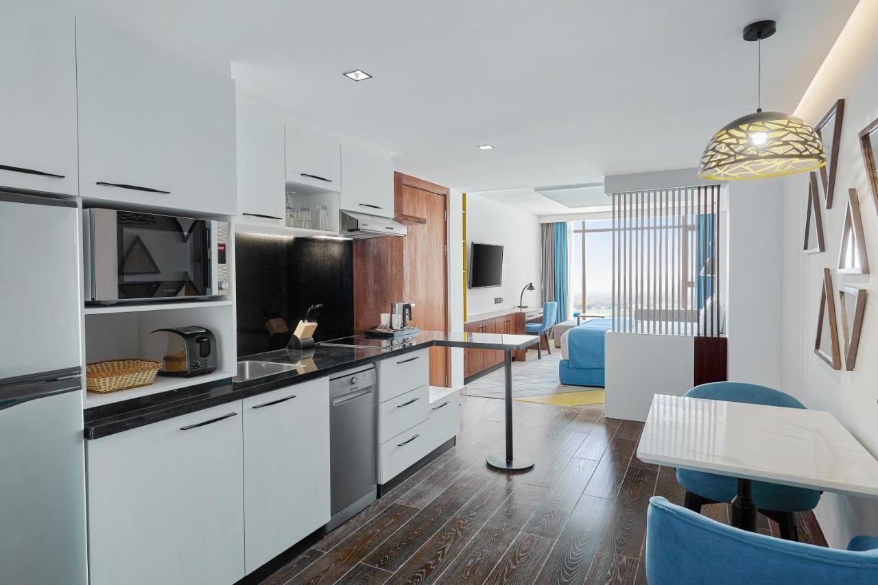 Suite met Kingsize Bed en Uitzicht op de Stad - Roken