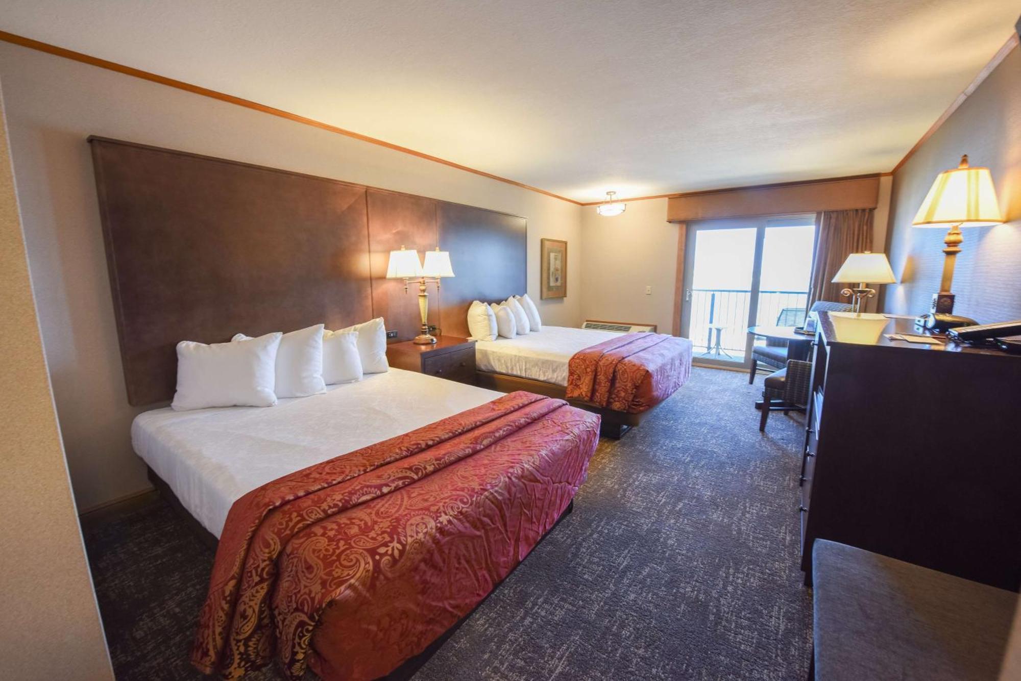 Queen Room Two Queen Beds Sofa Bed Lake View,1276687108:JPEG