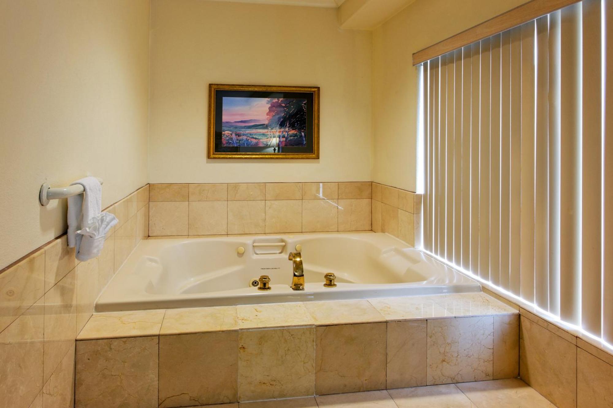 King Suite with Jetted Tub