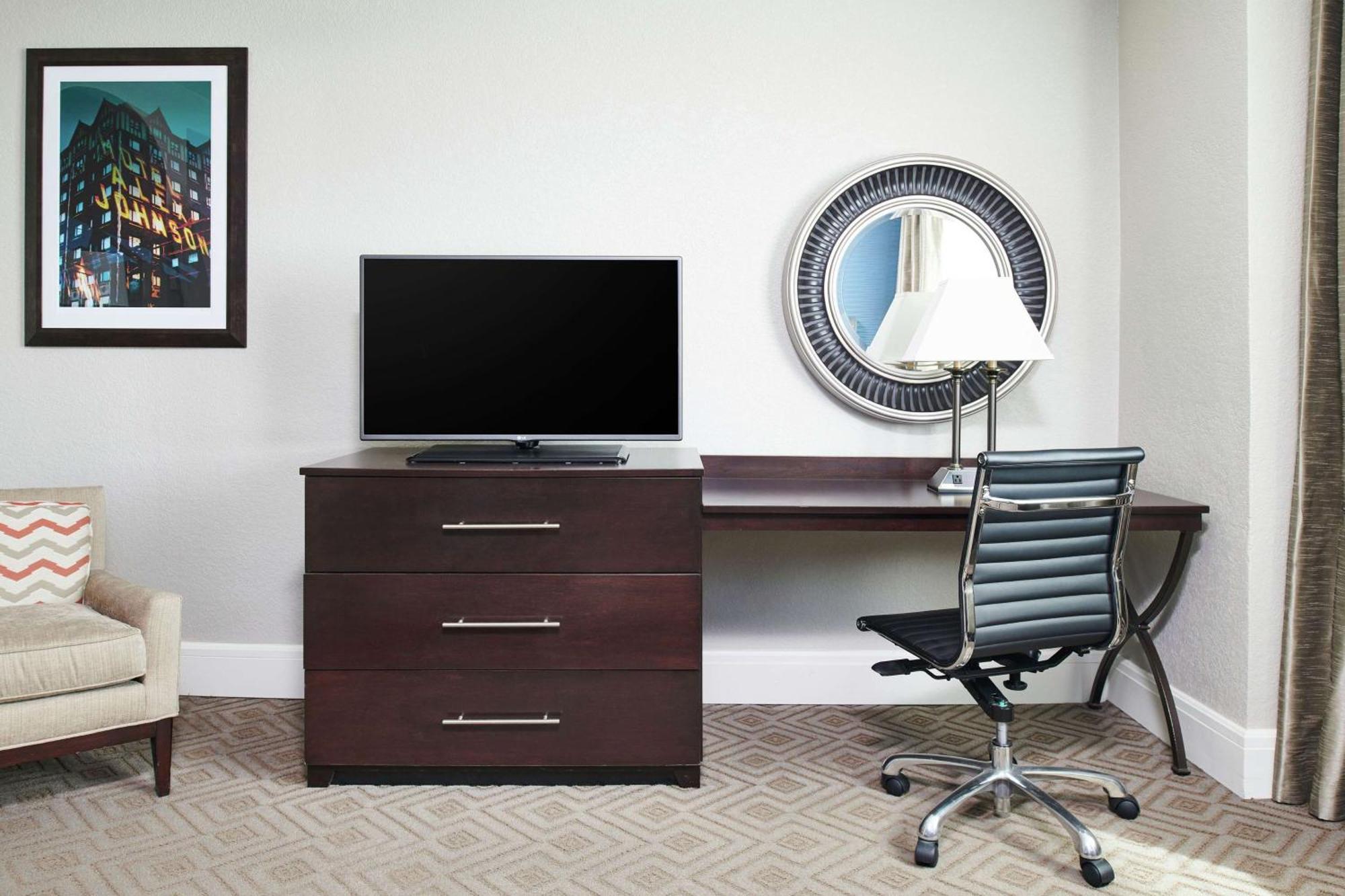 King Room,1551426121:JPEG