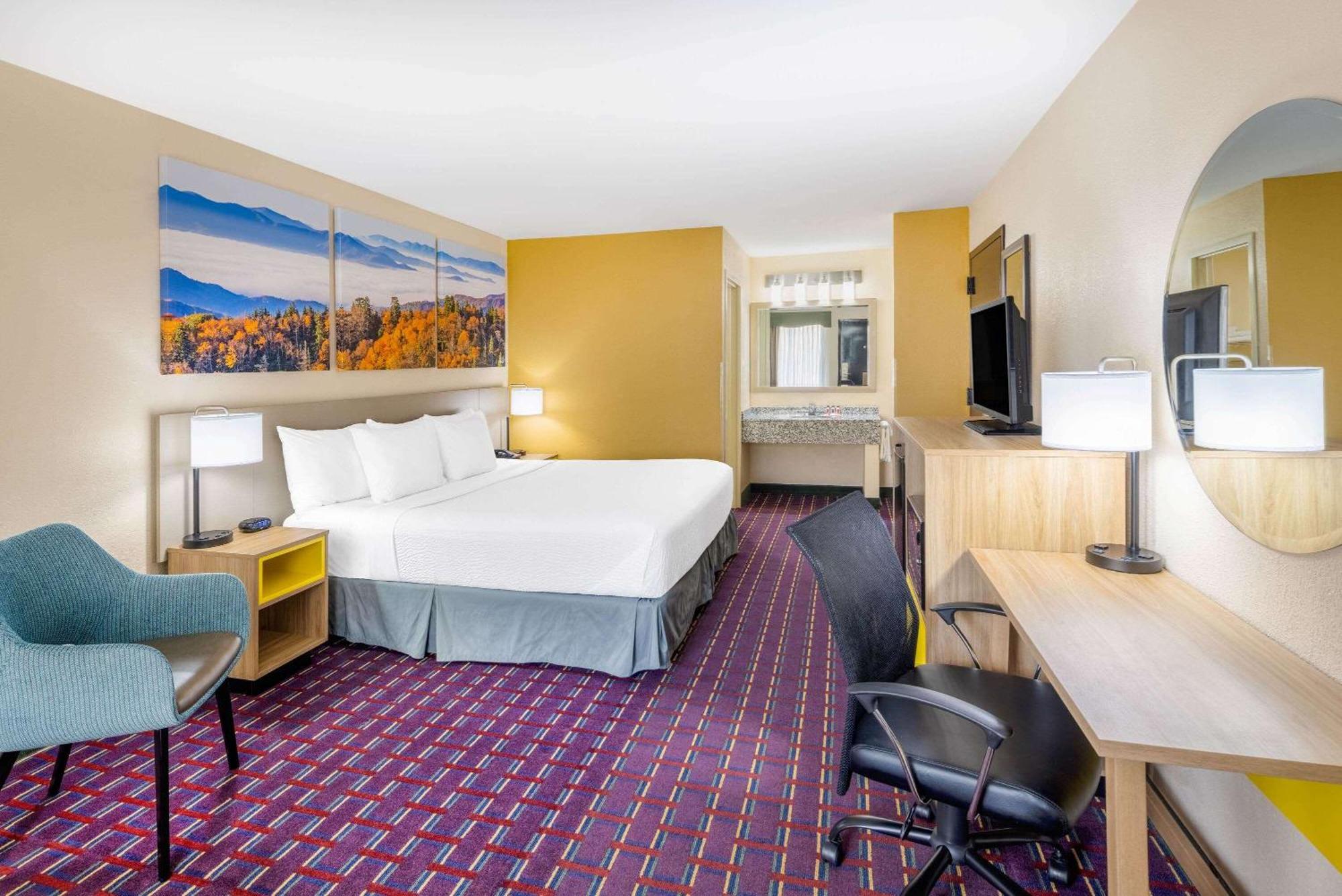 King Room - Non-Smoking