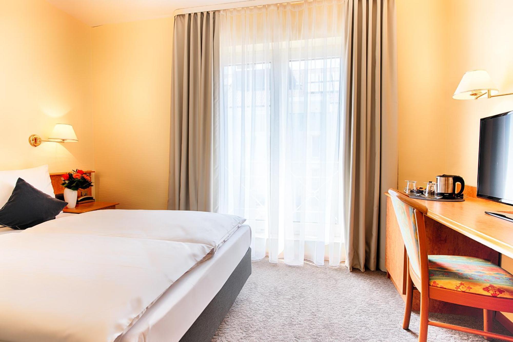 Economy Double Room,1282385173:JPEG