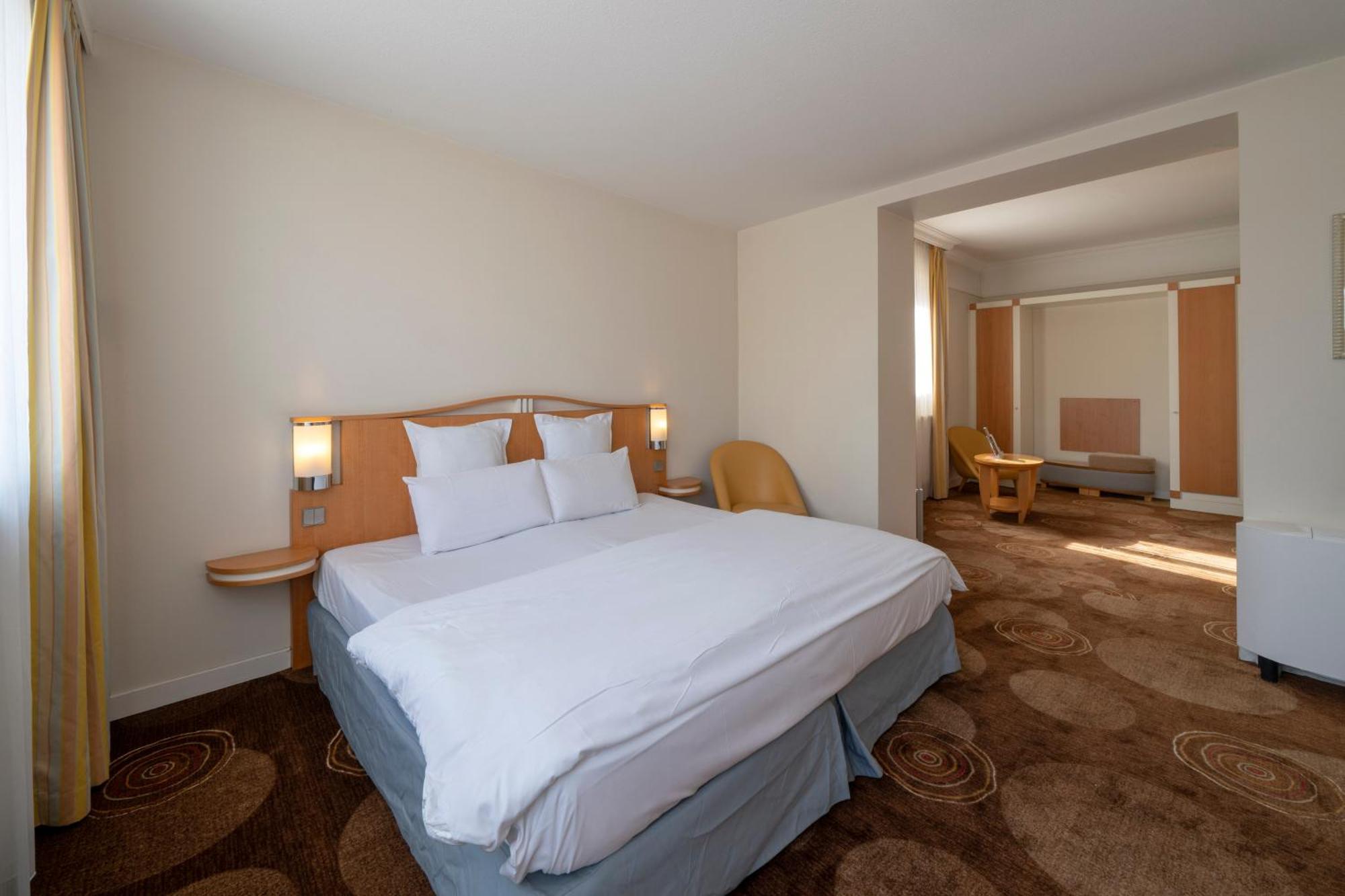 Deluxe Suite,1284804340:JPEG