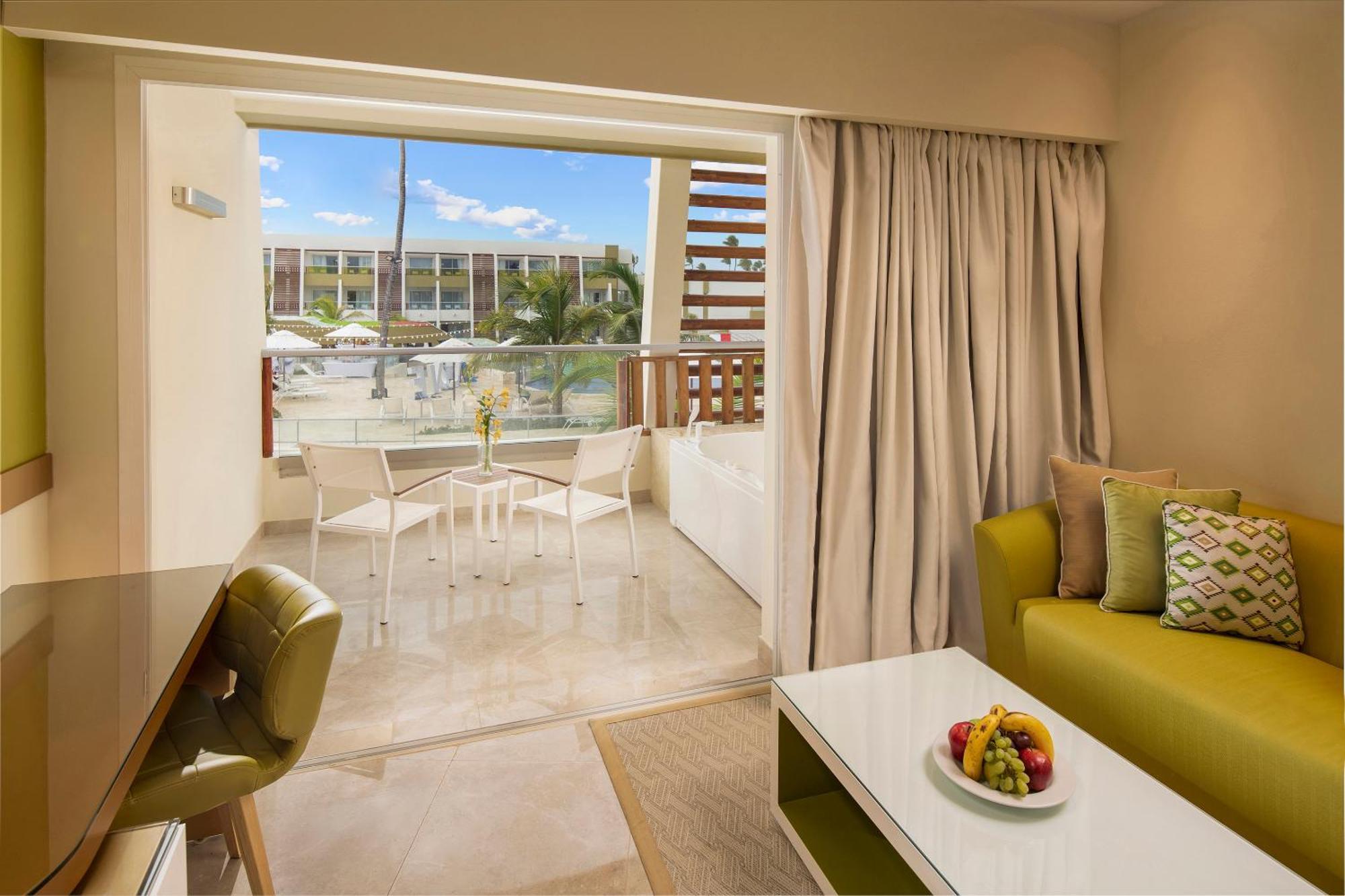 Preferred Club Junior Suite Pool View 2C,1086320878:JPEG