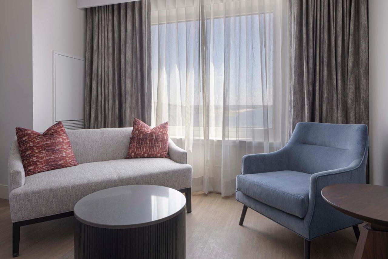 Premium Room, River View, 1 King, Non-Smoking,1311439915:JPEG