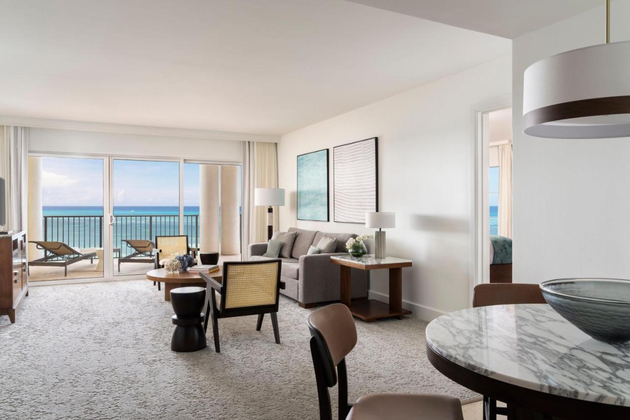 Executive Suite,1350770116:JPEG