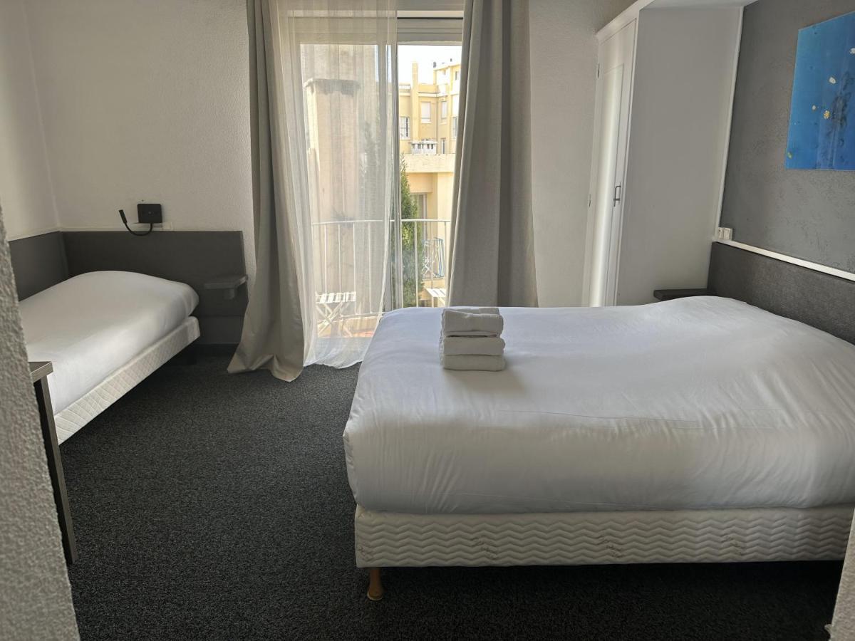 Second Floor Triple Room with Balcony