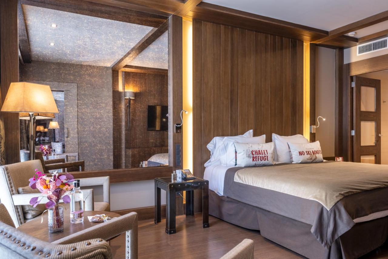 Neu Suite (2 Adults + 2 Children)