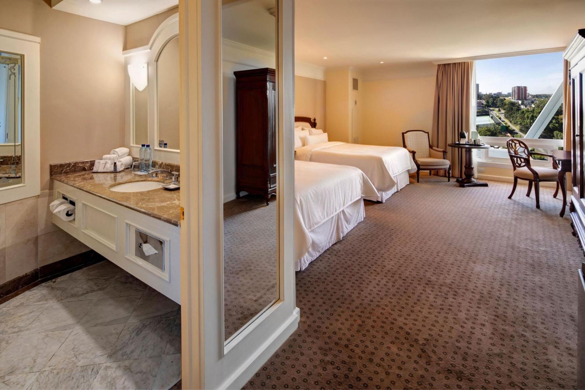 Deluxe Kamer met 2 Queensize Bedden - Uitzicht op de Stad