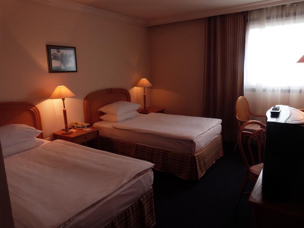 Economy Twin Room