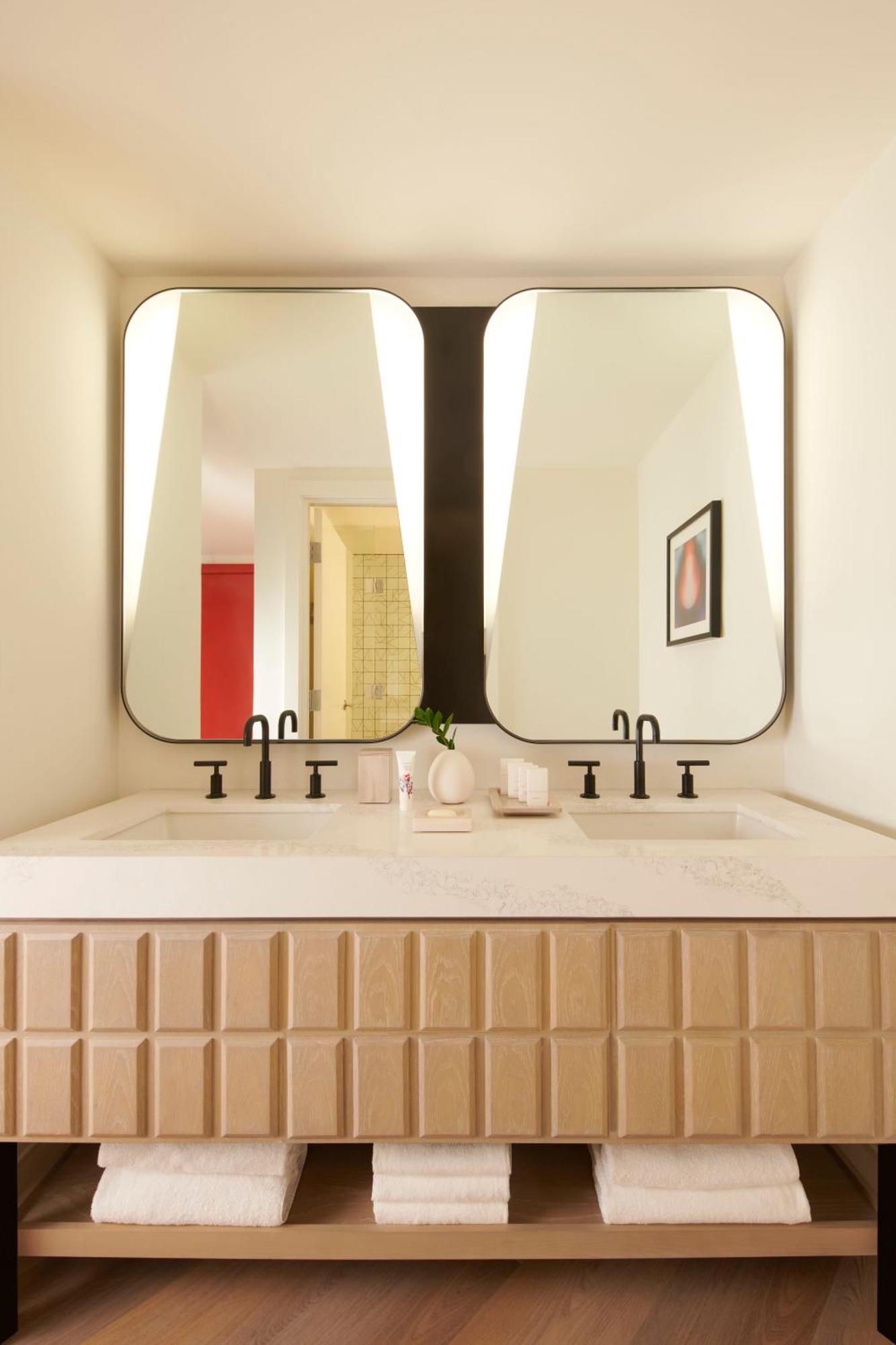 Canyon King Deluxe Grand Chamber Suite,1548806872:JPEG