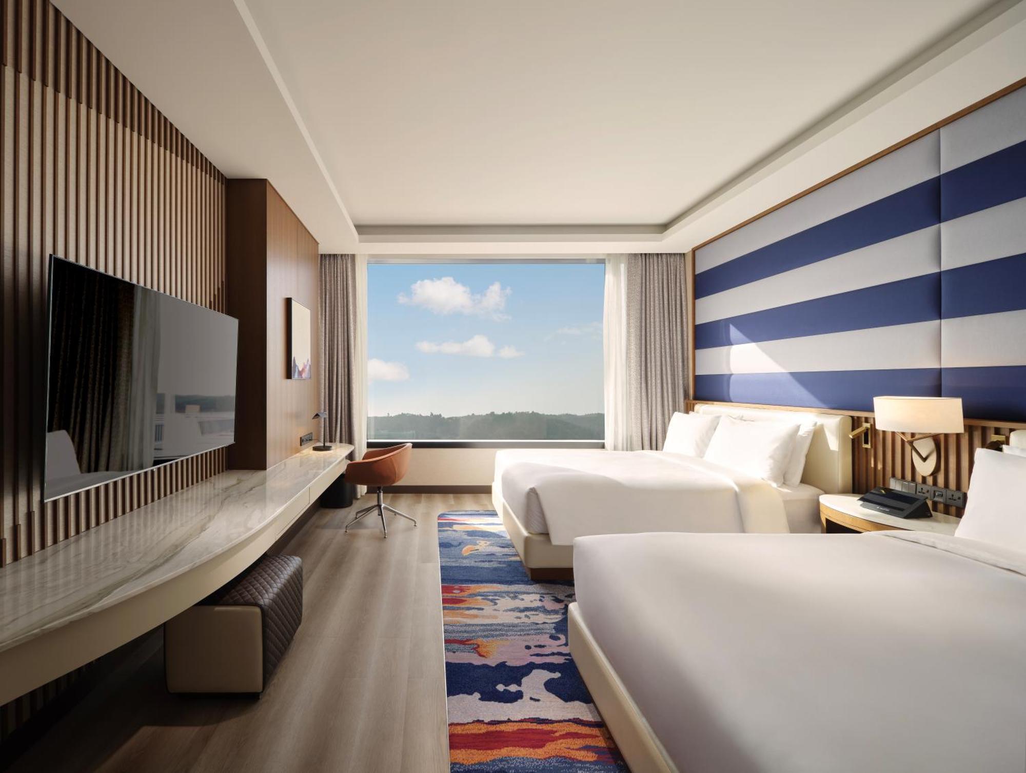 [Ocean Tower] Deluxe Double Queen Room,1531930642:JPEG