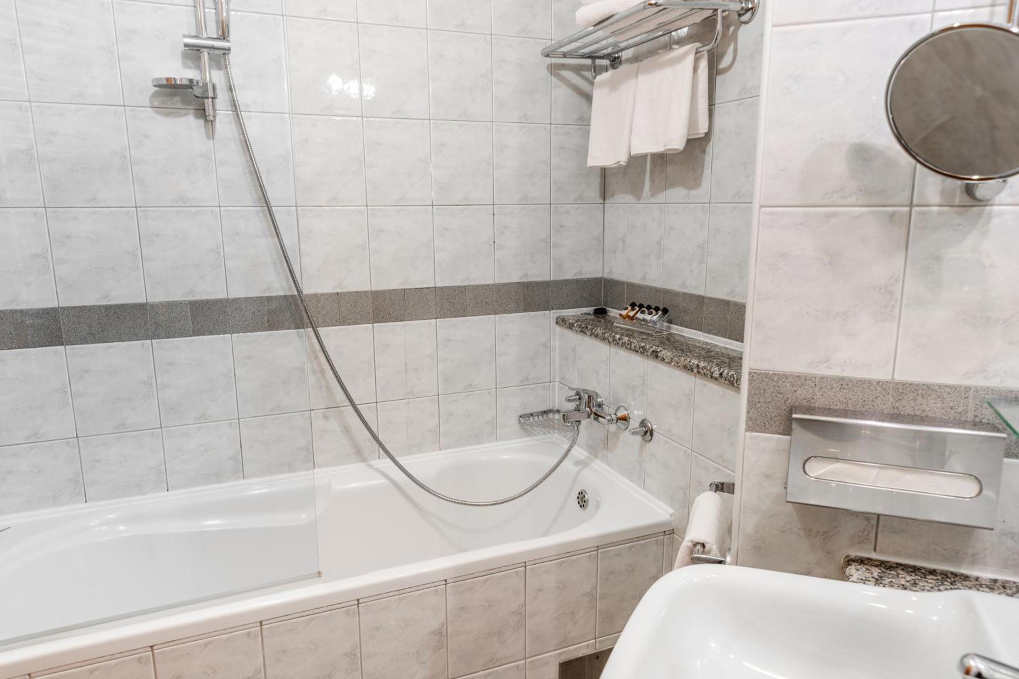 Junior Suite,1532741278:JPEG