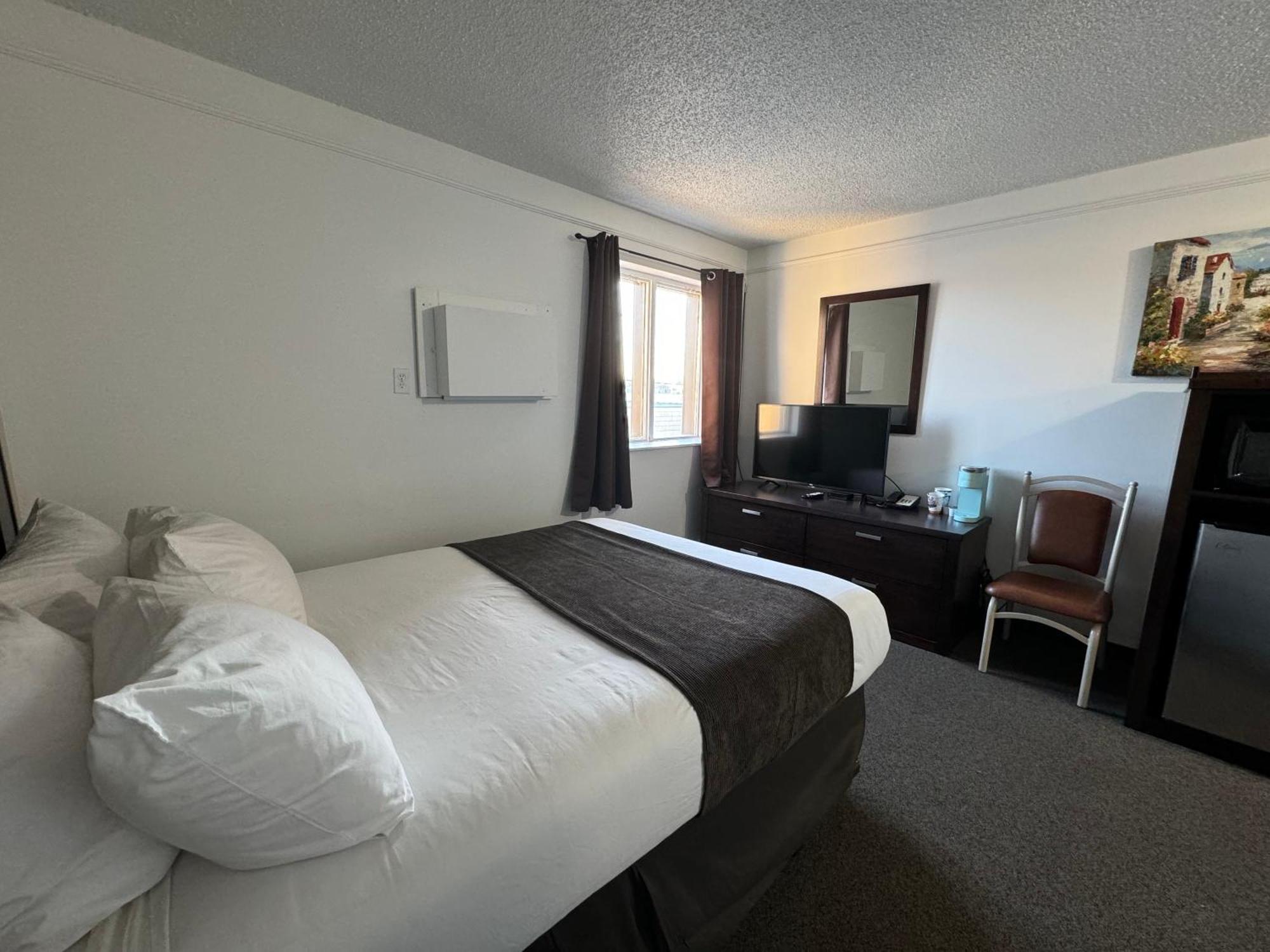 Double Room with Private Bathroom - Non Smoking,1537523761:JPEG