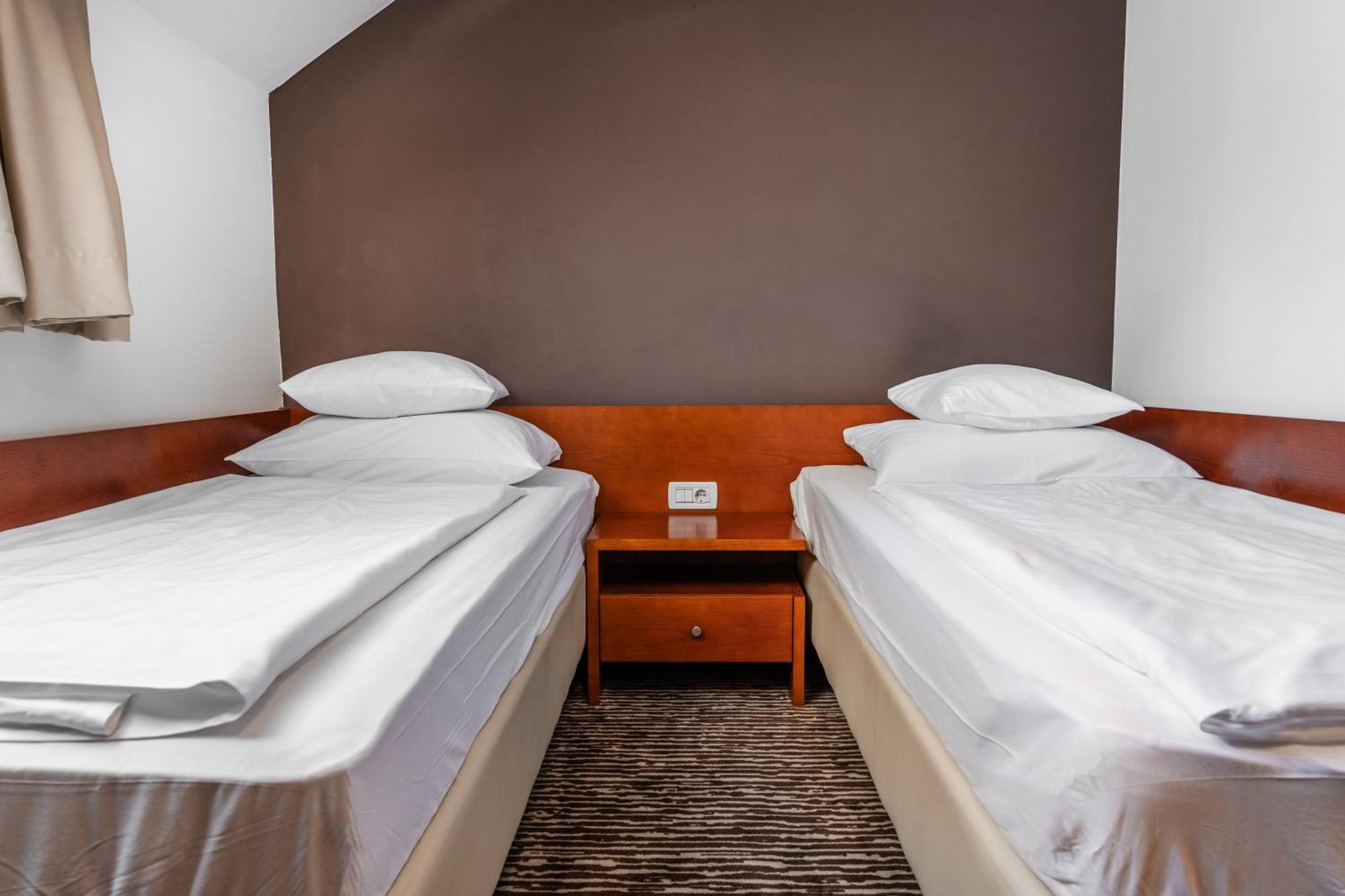 Attic Double or Twin Room,1543280101:JPEG