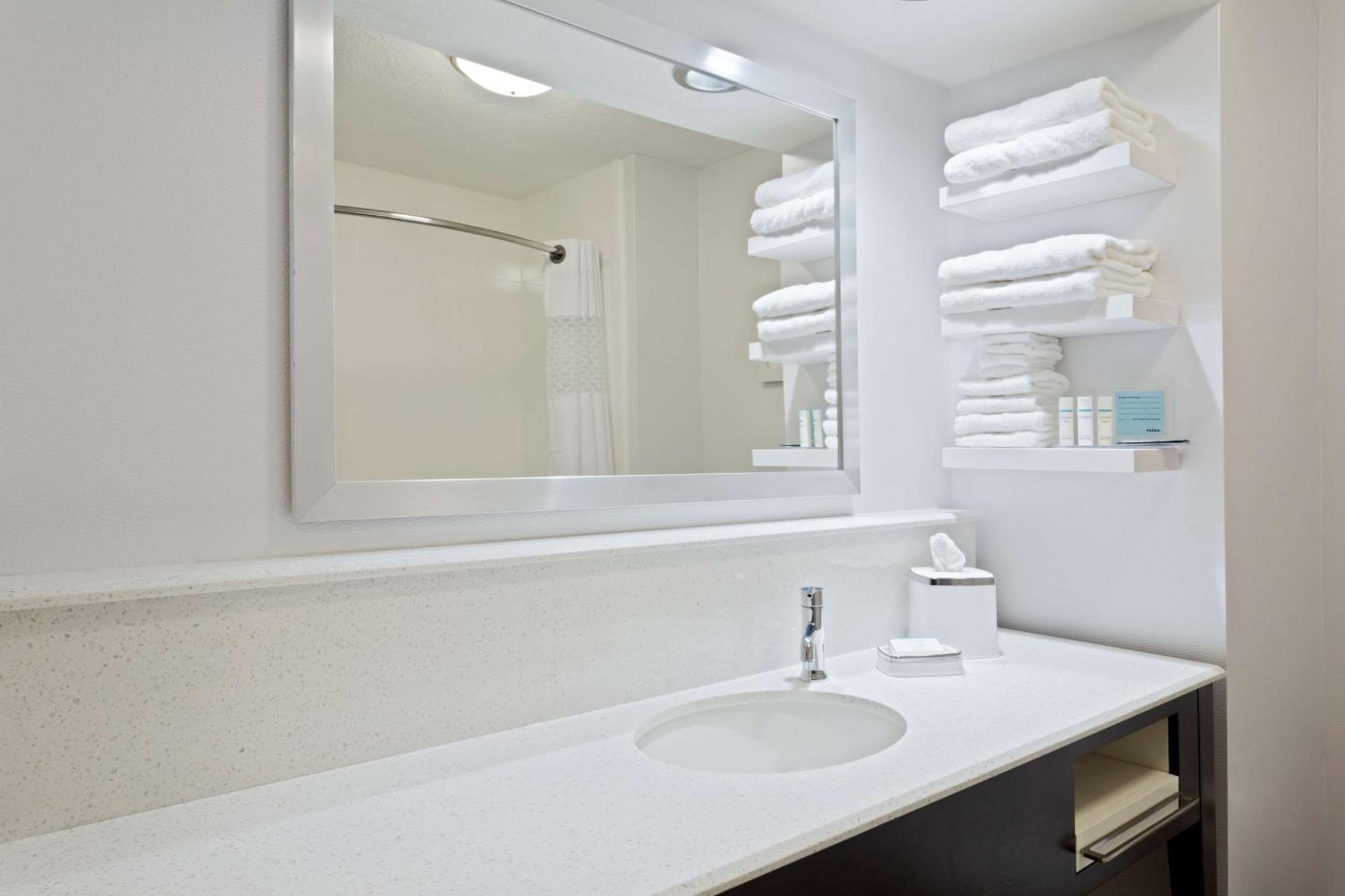 Queen Room with Two Queen Beds (4 Adults),1557412333:JPEG