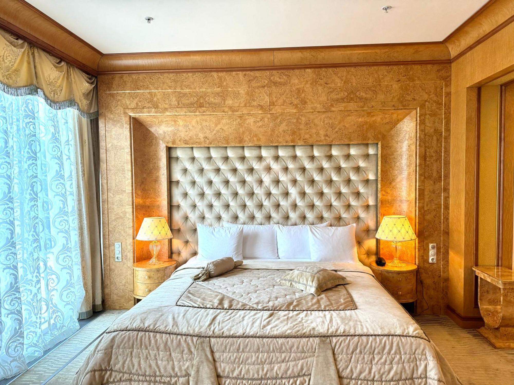 Golf Deluxe Room