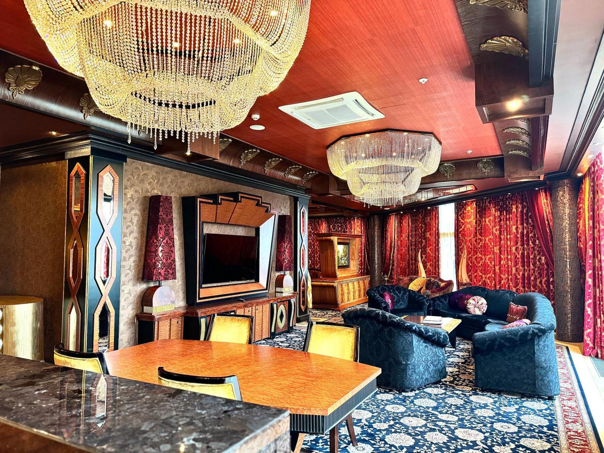 Dubai Junior Suite