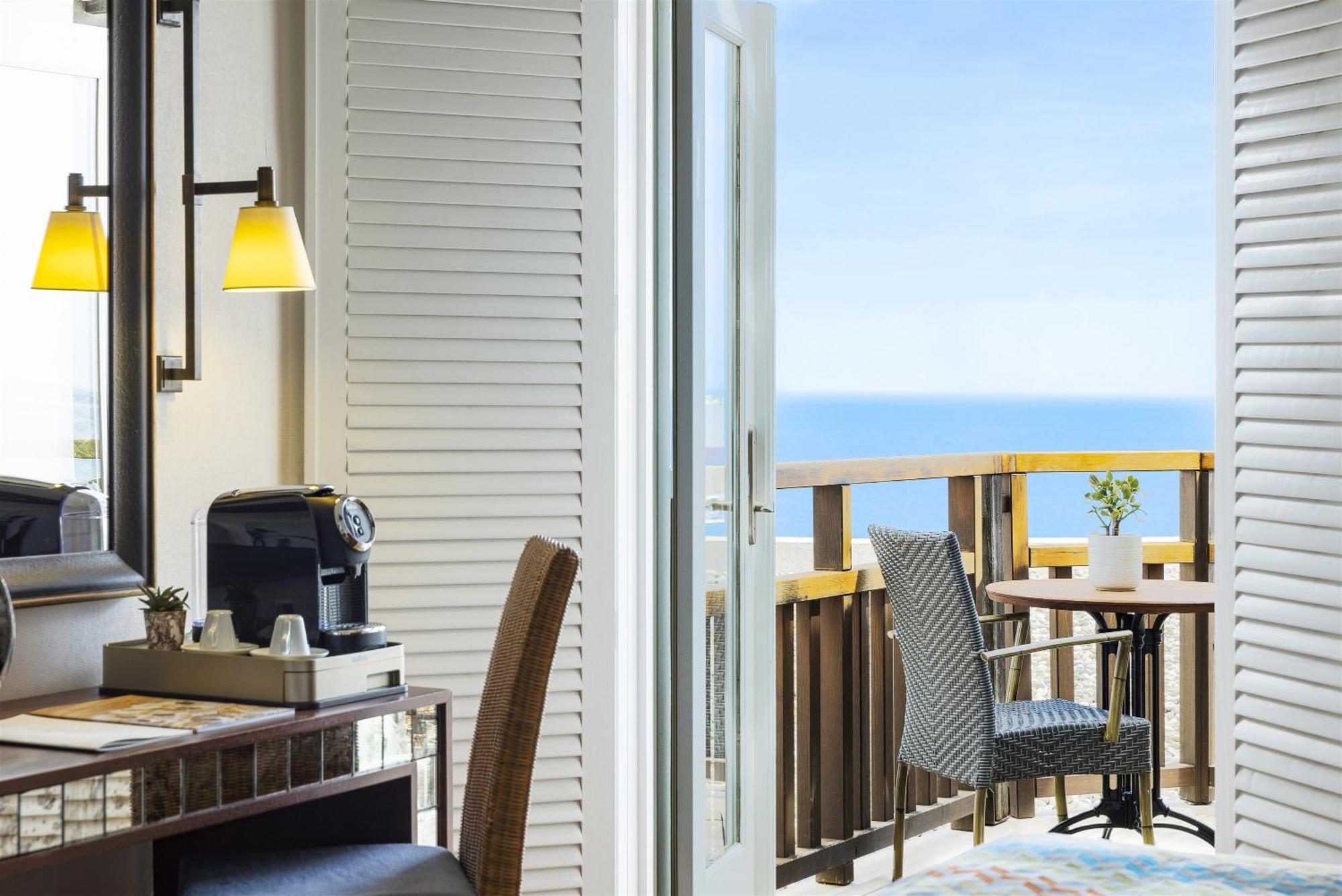 Superior Room Partial Sea view (Double)