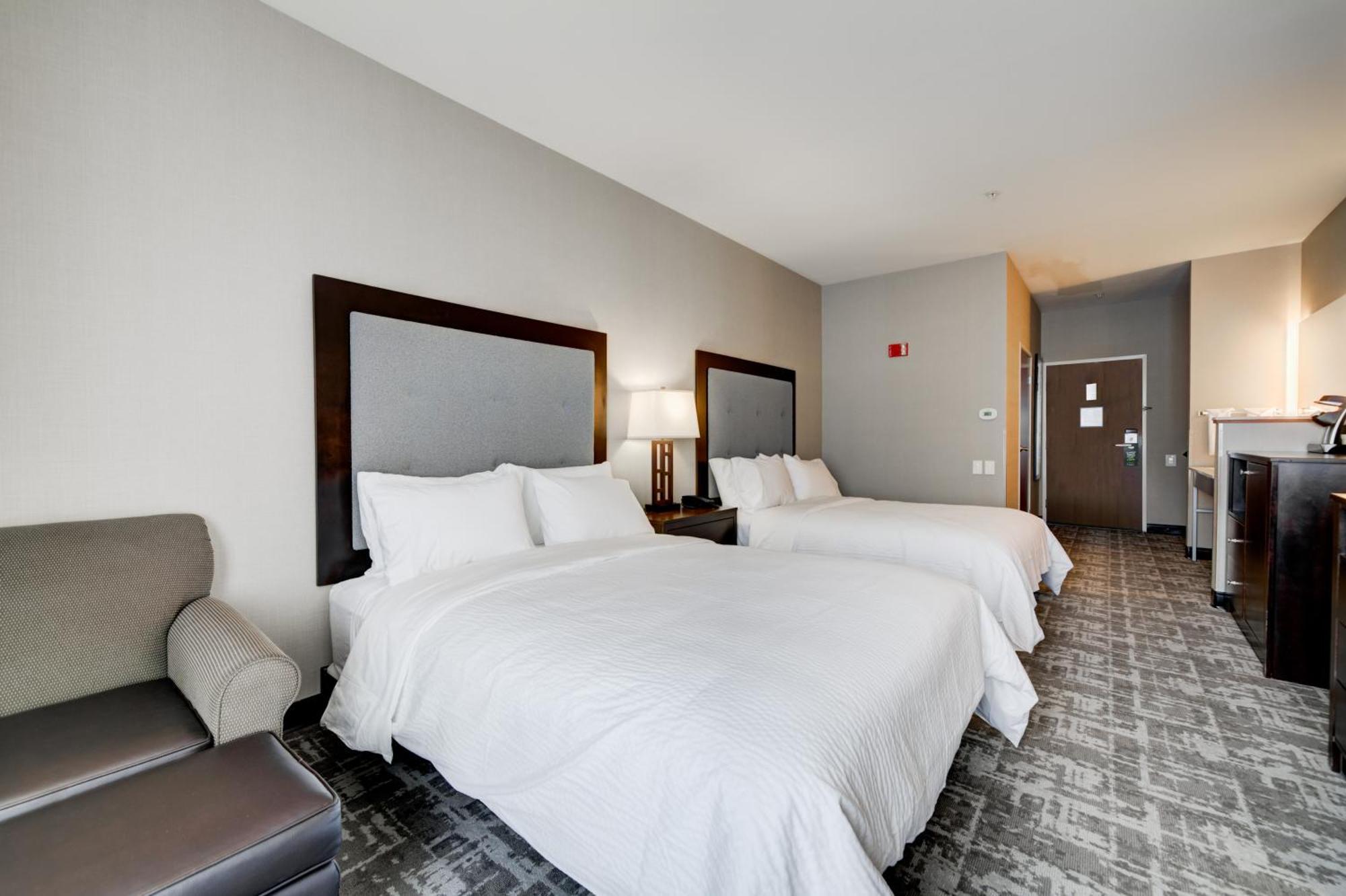 Deluxe Double Room Two Double Beds Non-Smoking,1606558628:JPEG