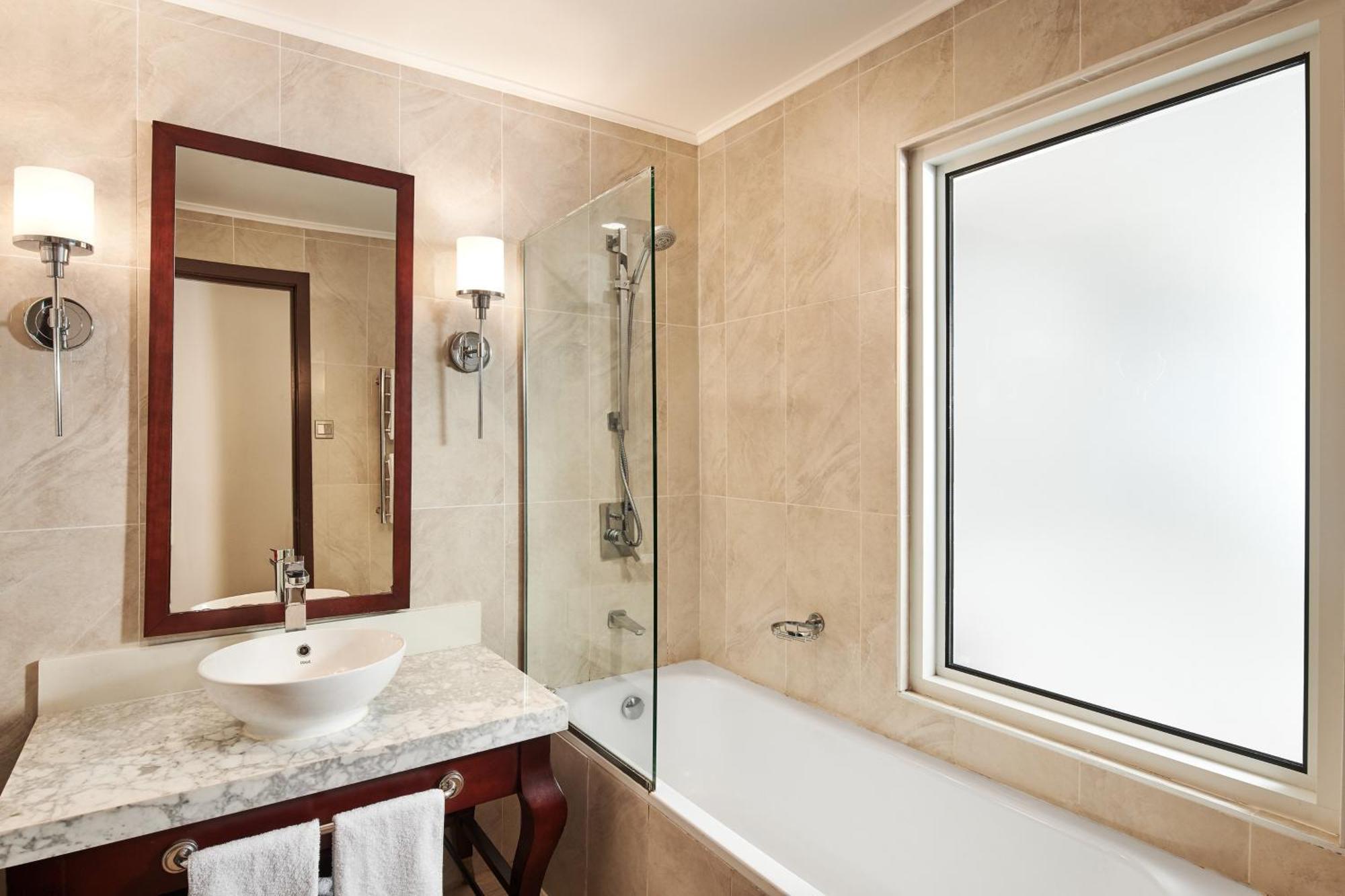 One King Room with Harbor View,1610231015:JPEG