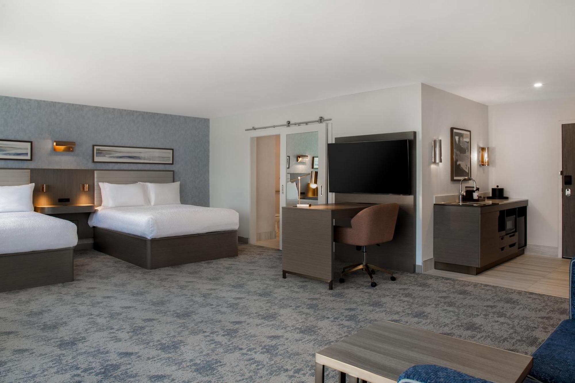 Queen Studio Suite Two Queen Beds,1613665987:JPEG