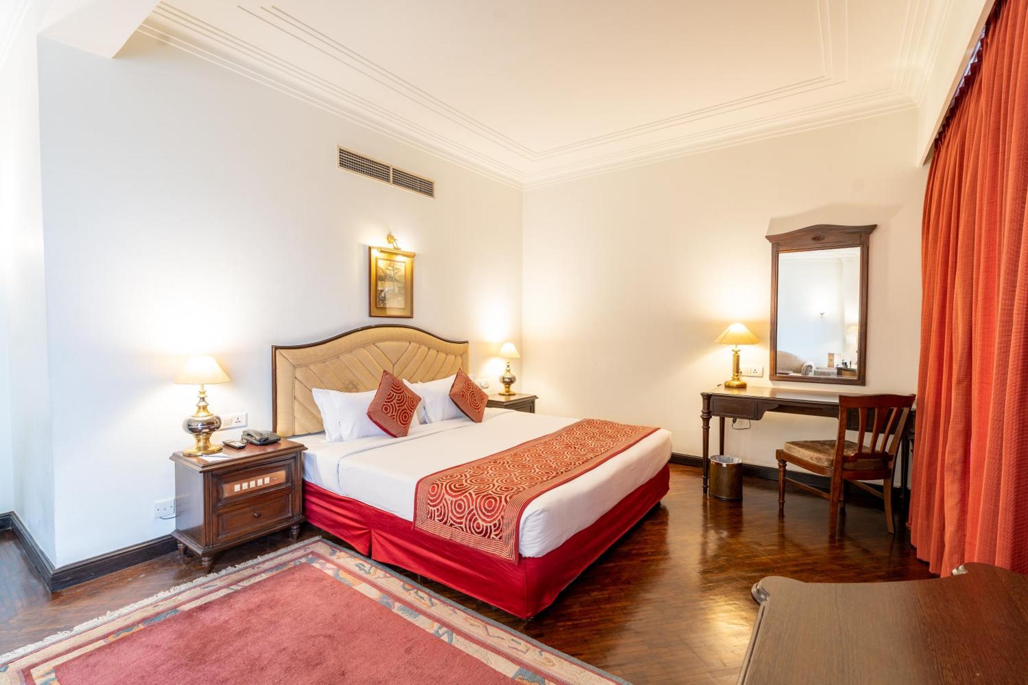 Executive Suite - 15% off on Food and Beverages,1618832071:JPEG