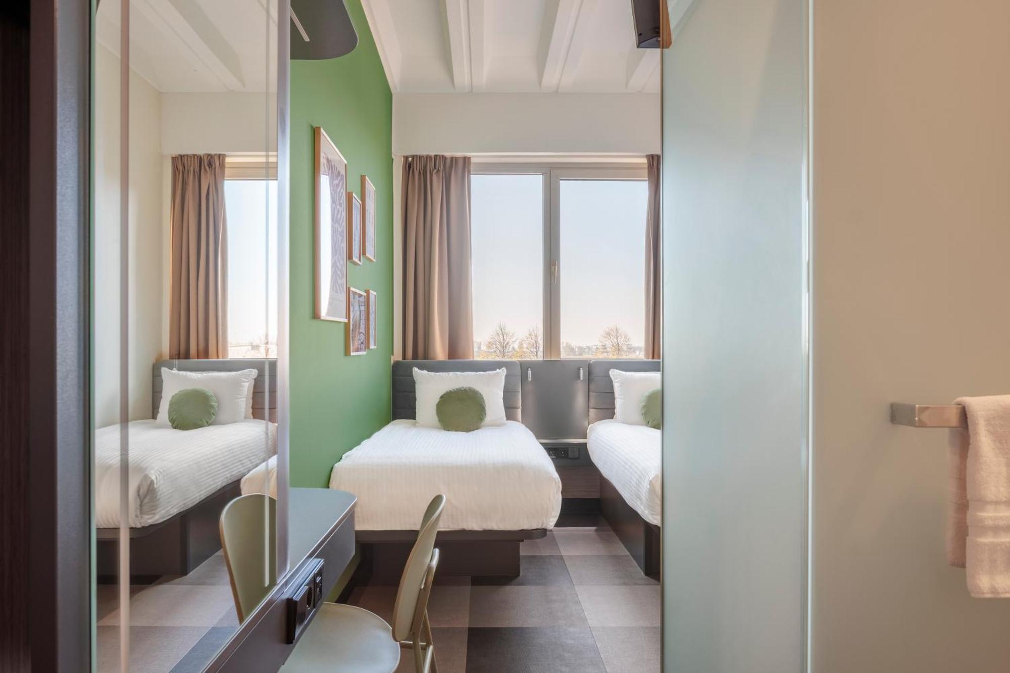 Twin Room,1623707911:JPEG