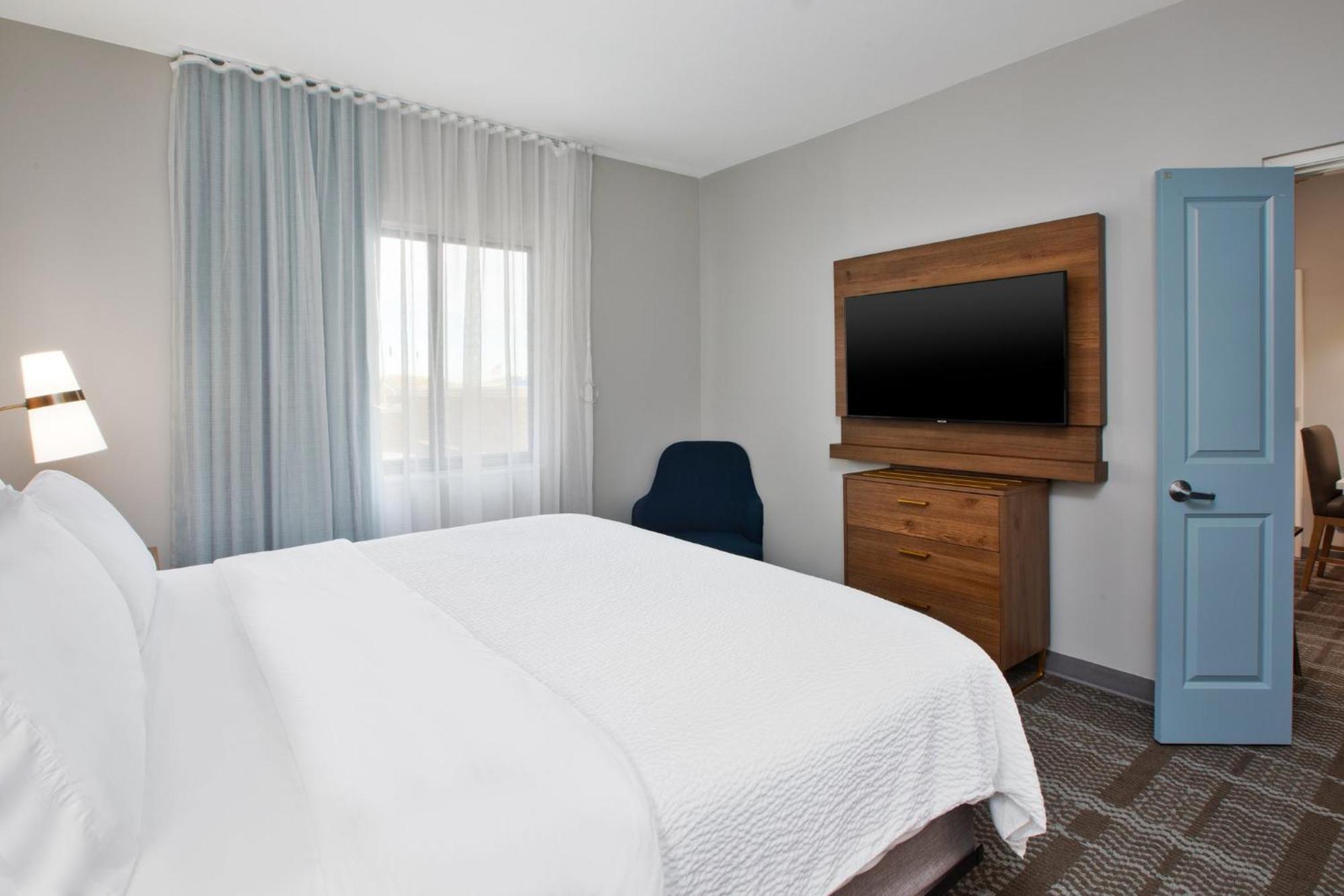 One-Bedroom King Suite