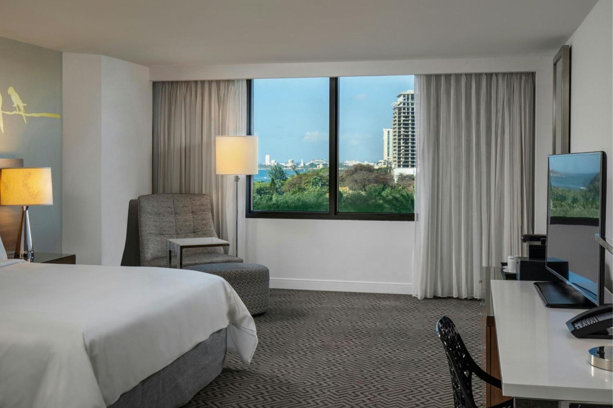 Jaragua Tower, Guest room, 1 King Bed,1632245619:JPEG