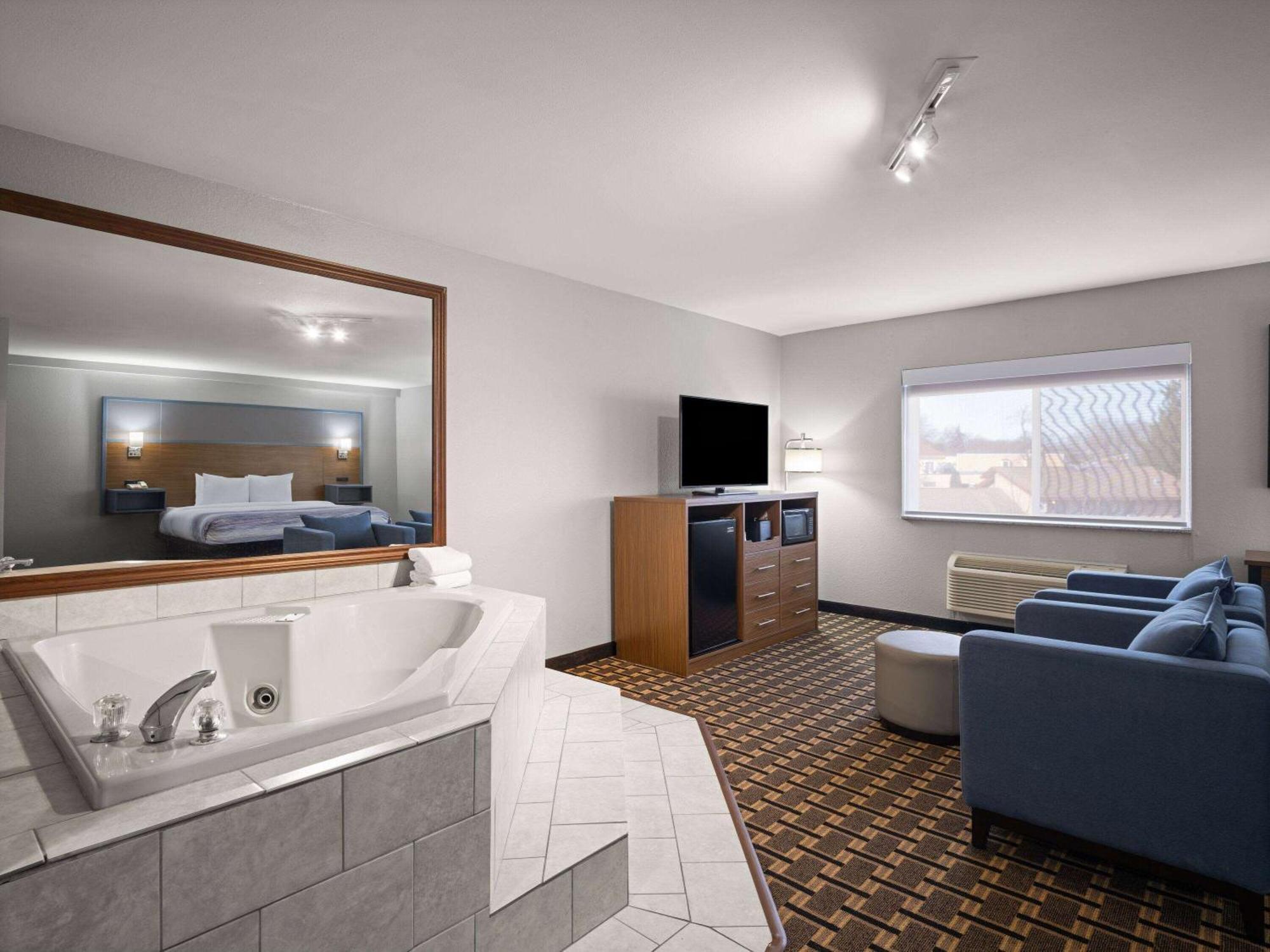 Superior King Room - Non-Smoking