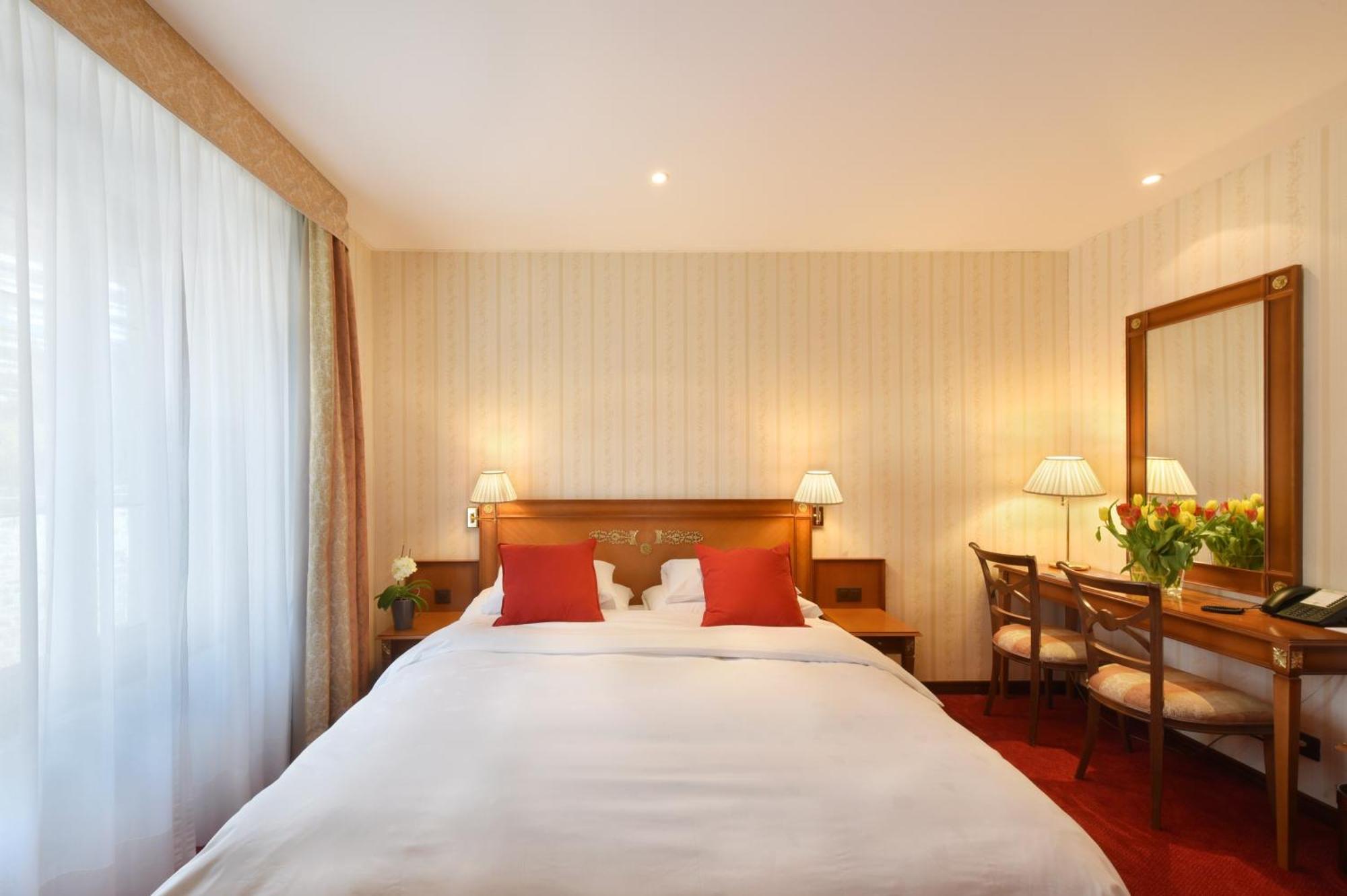 Standard Double Room City Side
