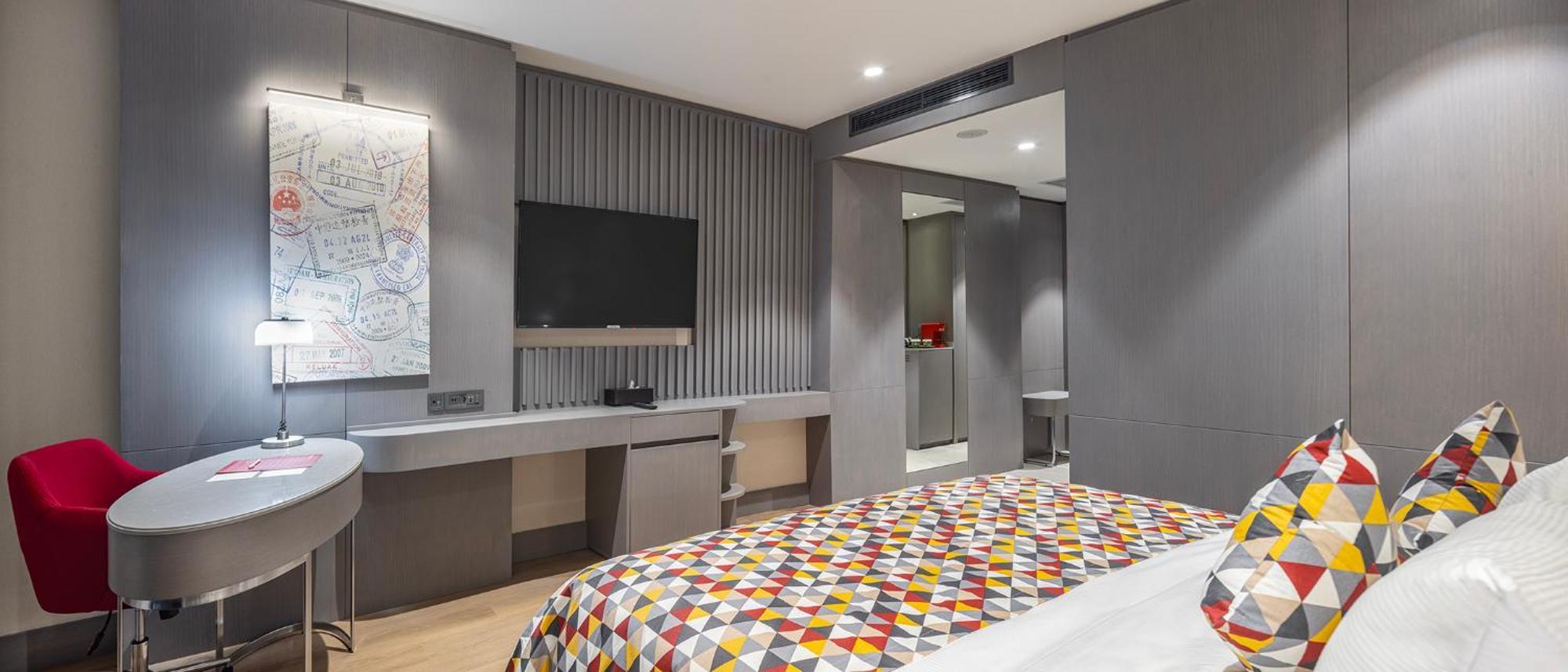Standard King Room with Sea View