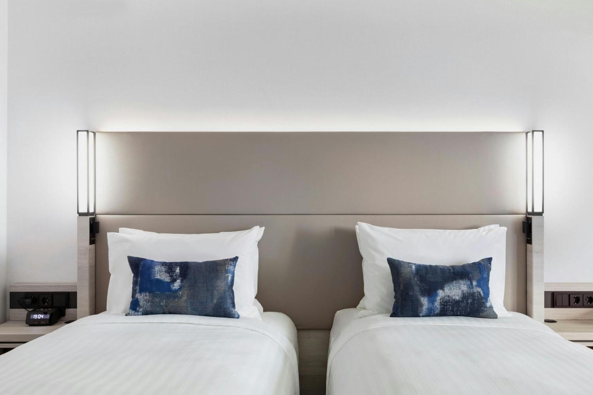 Guest room, 2 Twin/Single bed(s), Sea view, Balcony