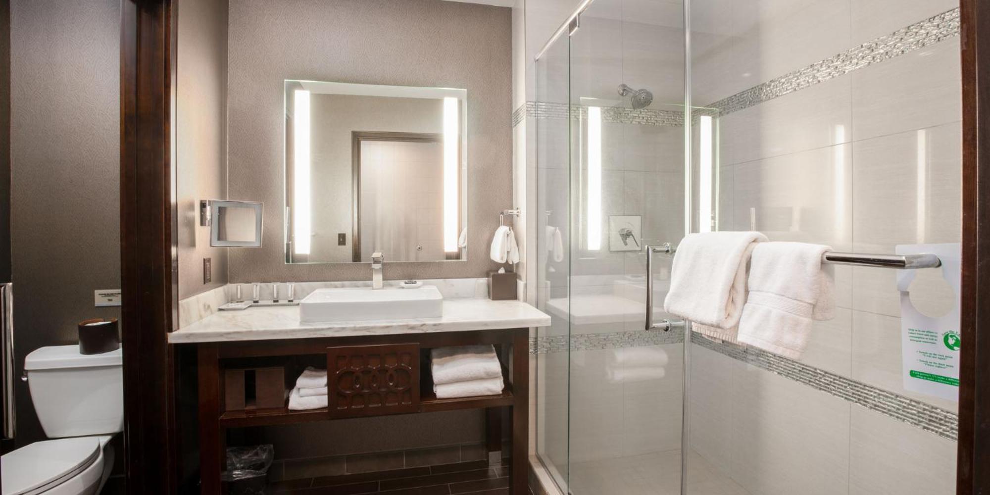 Deluxe 2 Queens - Adult Only 21+ (Viejas Hotel)