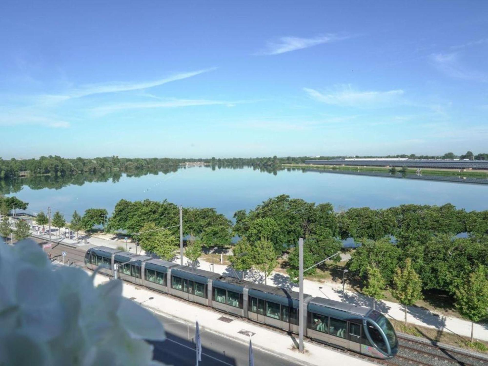 Deluxe Double Room with Lake View,1648889783:JPEG