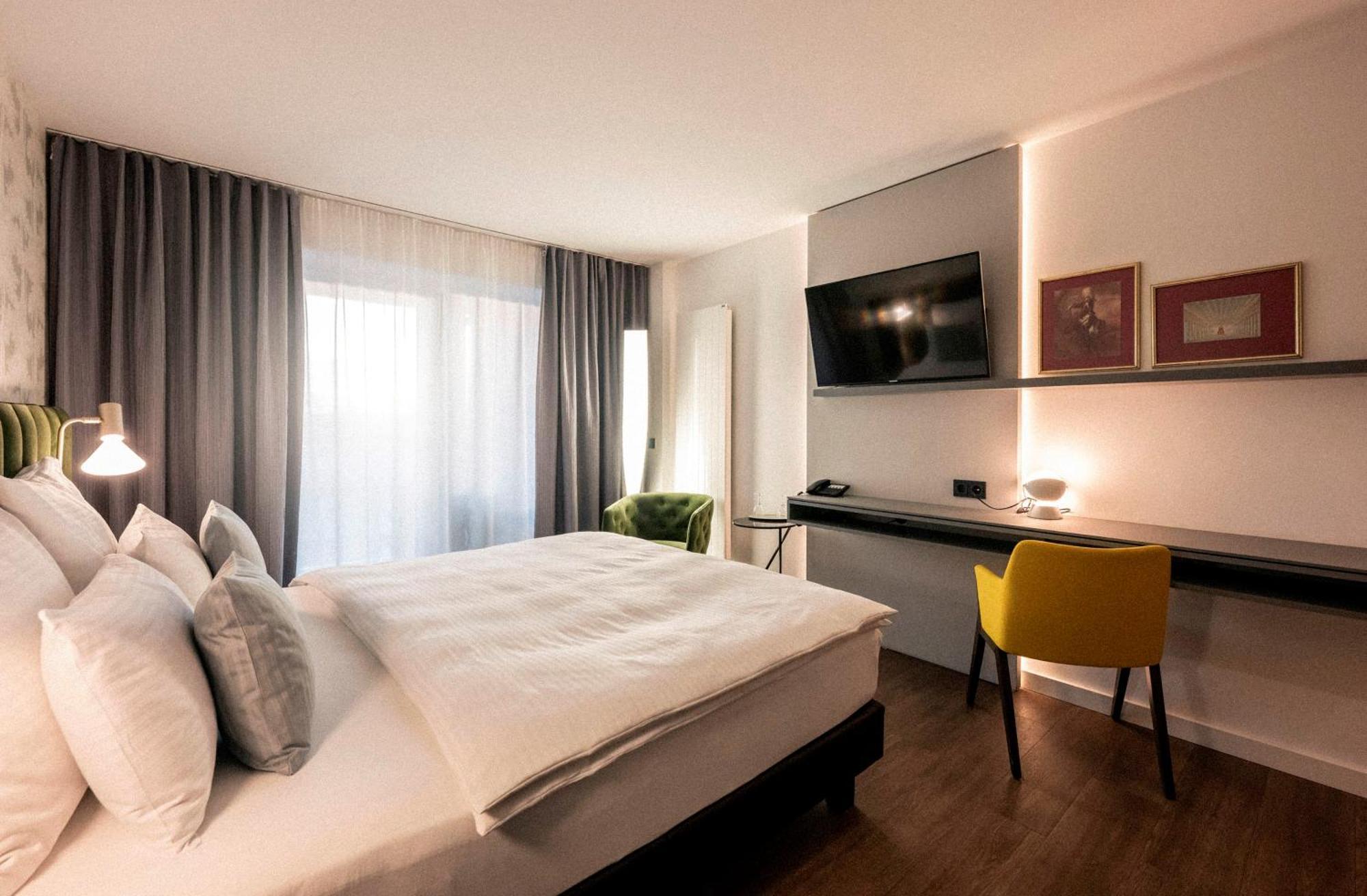 Deluxe Single Room