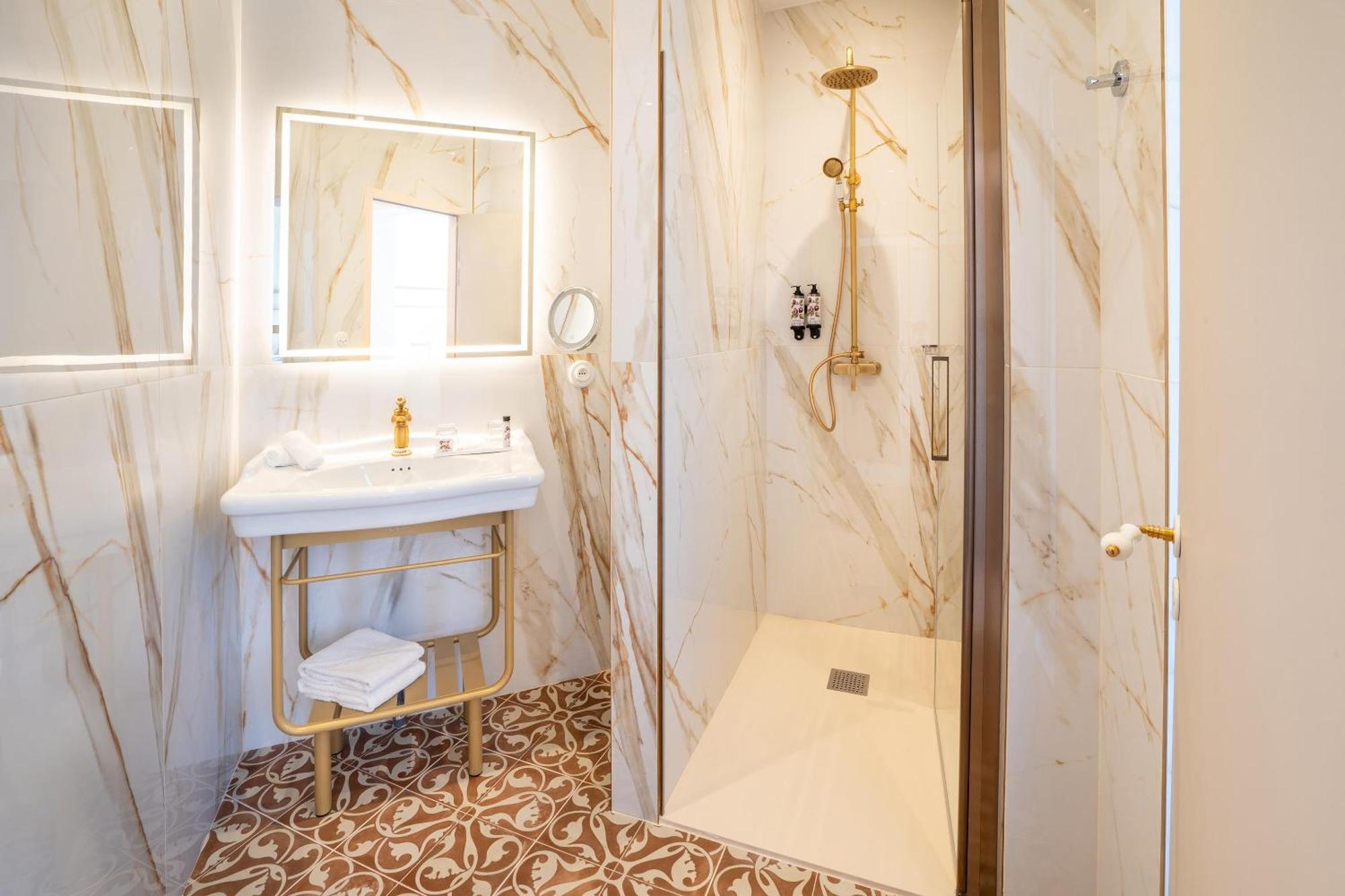 Deluxe Queen Room with Sea View, Spa Bath and Terrace - Non-Smoking,1674695901:JPEG