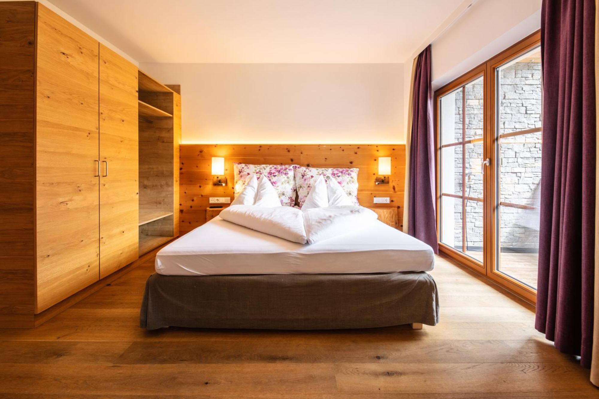 Double Room with Balcony,1742645966:JPEG