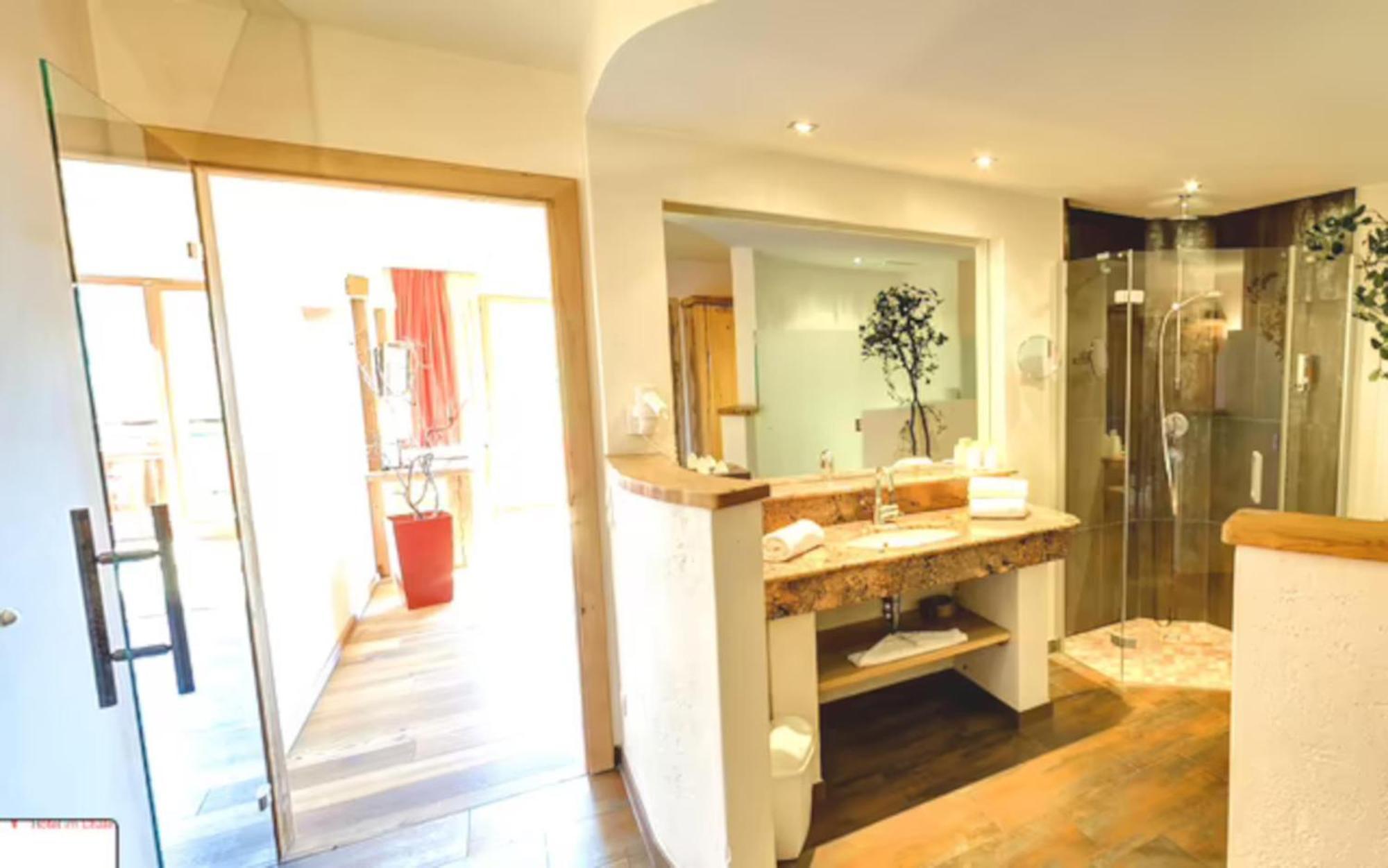 Double Junior Suite with Sofa Bed, Balcony, Mountain View and Couch
