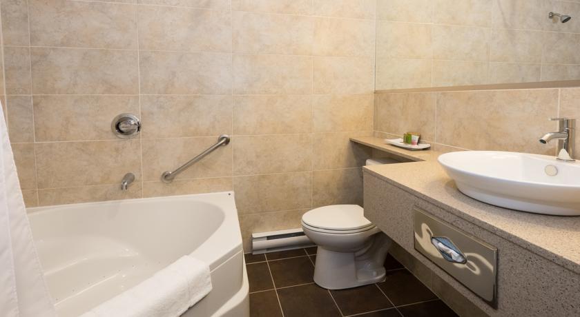 Superior, 2 queen beds, balcony, river view,630364065:JPEG