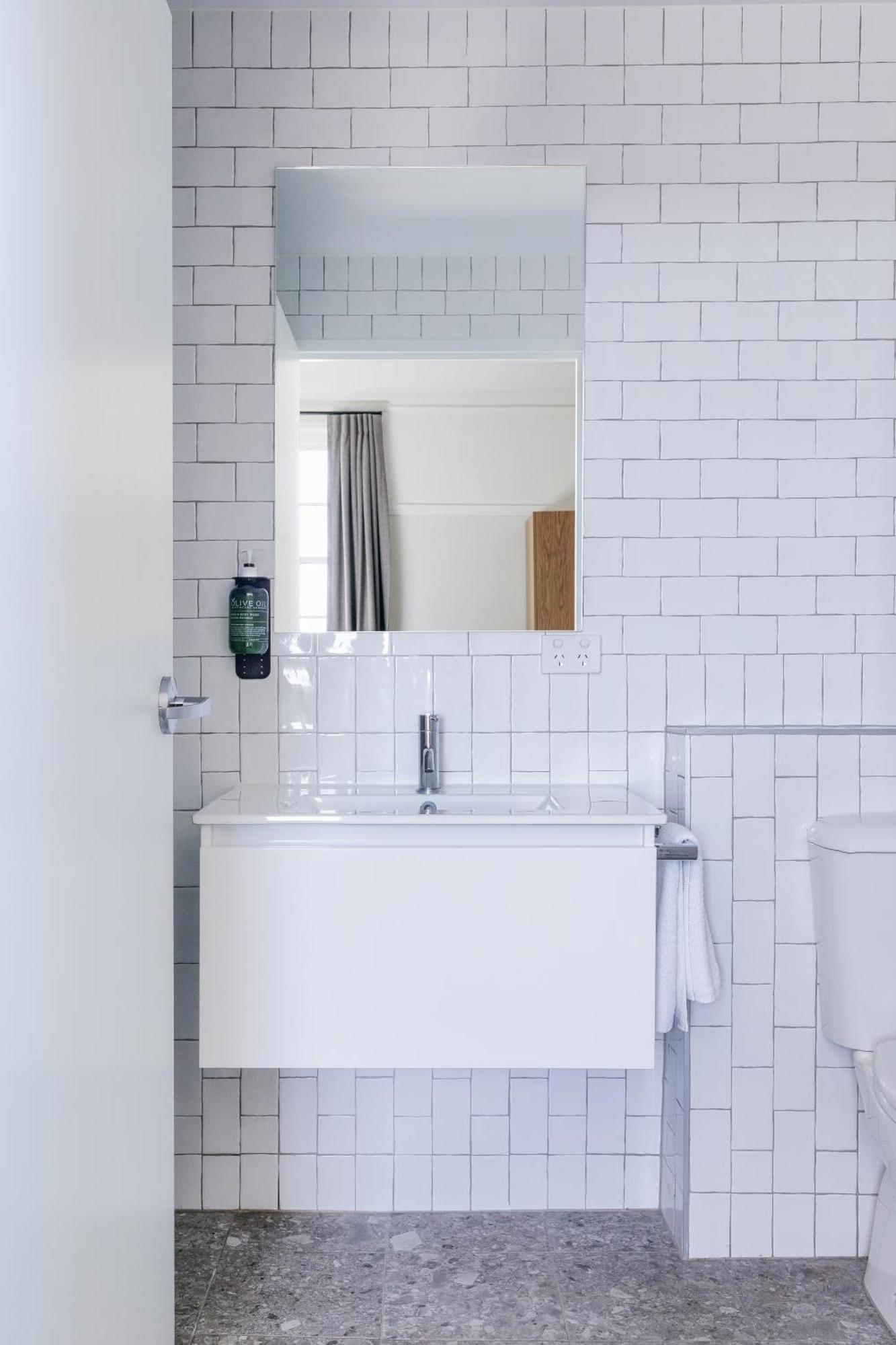 Standard King Room,1705300190:JPEG