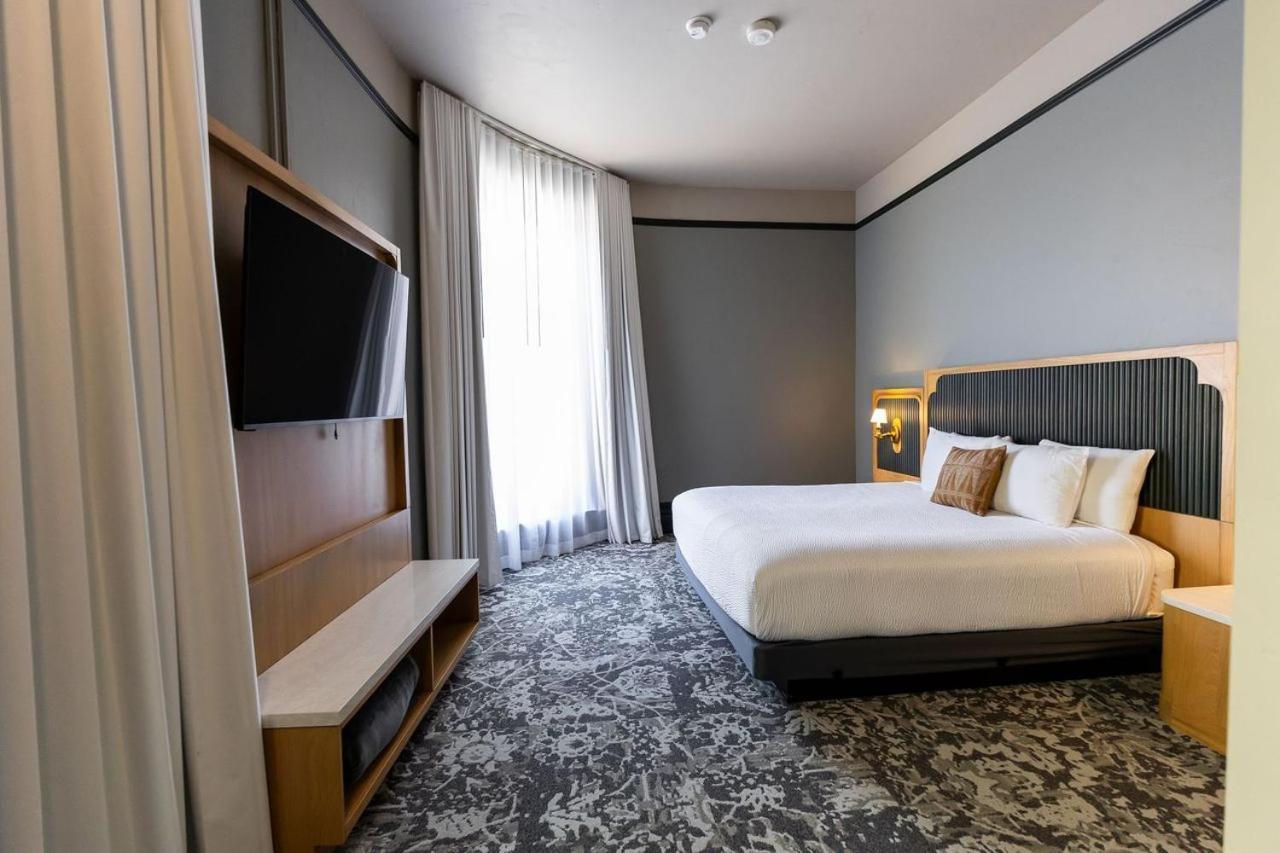 Historic Front King Room - Non-Smoking,1706911355:JPEG